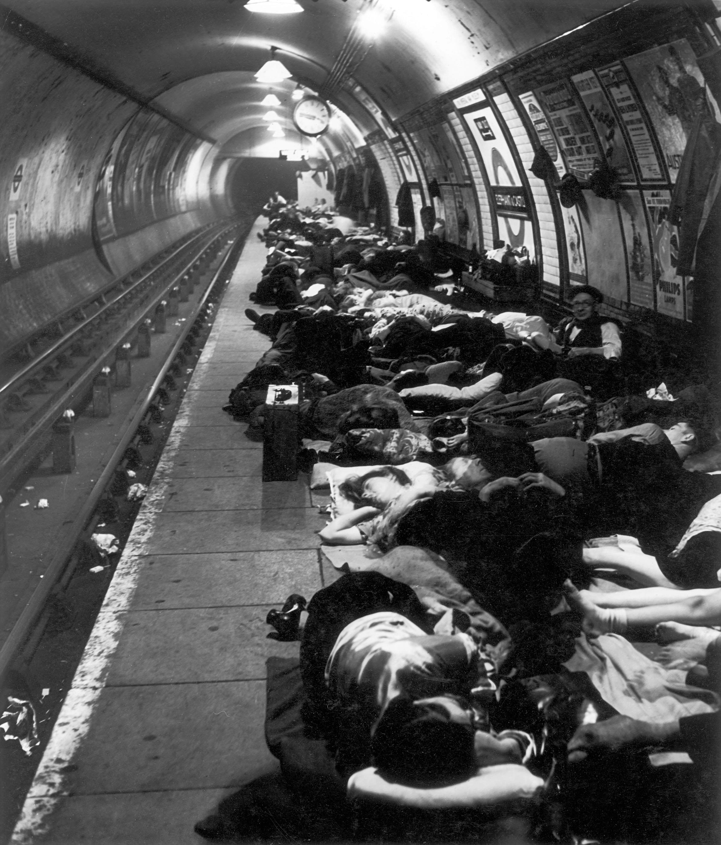 Elephant & Castle Underground, 1940