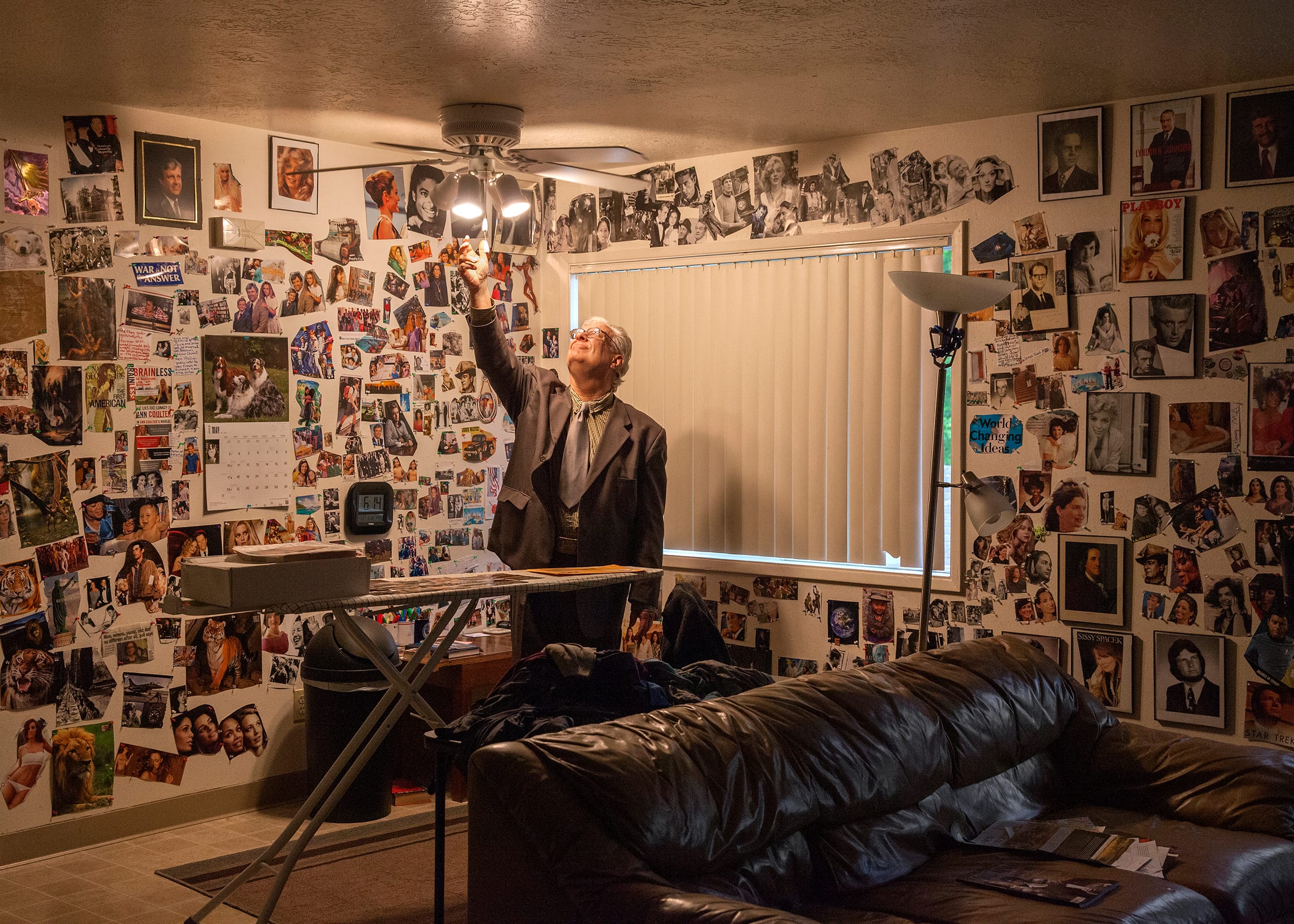 Michael, Michael at home, Portland, Oregon, USA, May, 2015 © Bieke Depoorter . Magnum Photos